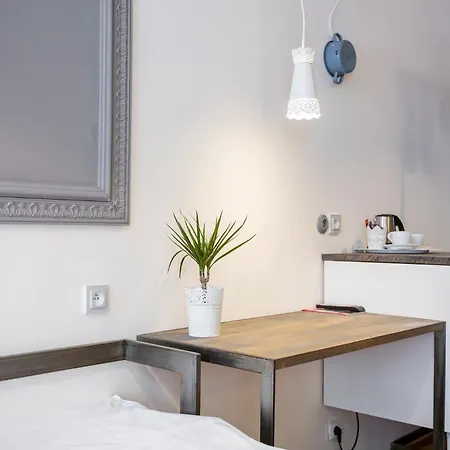 Miss Sophie's New Town & Wellness فندق