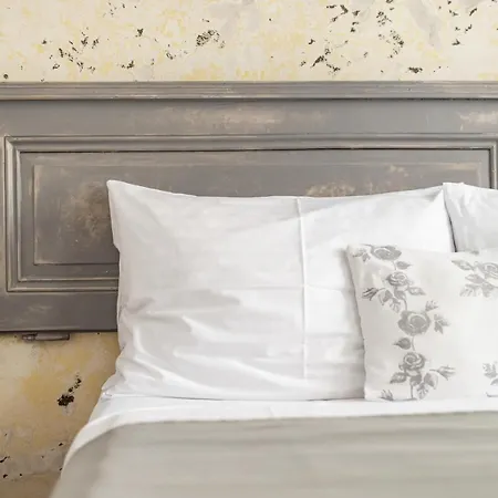 Miss Sophie's New Town & Wellness فندق 4*