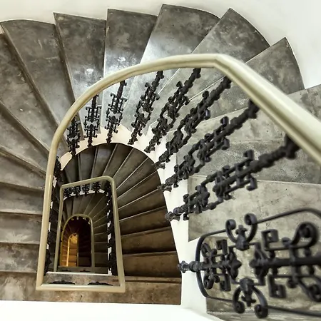 Miss Sophie's New Town & Wellness براغ