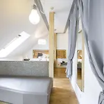 Отель Miss Sophie's New Town & Wellness Прага