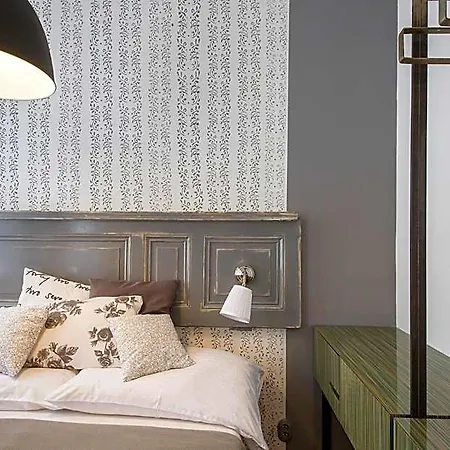 Miss Sophie's New Town & Wellness فندق 4*