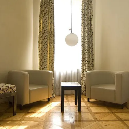 Miss Sophie's New Town & Wellness מלון 4*