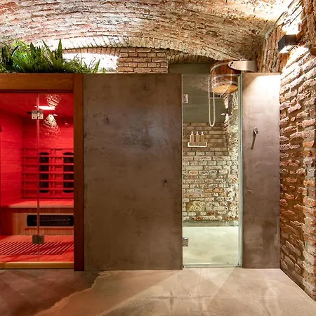 Hotel Miss Sophie's New Town & Wellness 4*